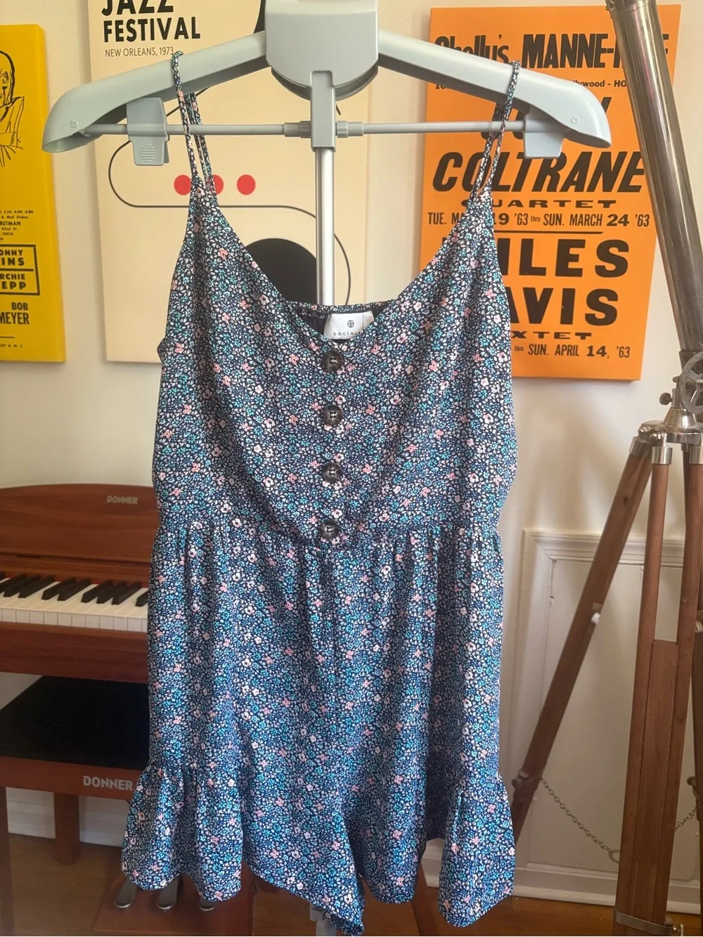 Socialite Blue Floral Button-Front Ruffle Romper Size 8